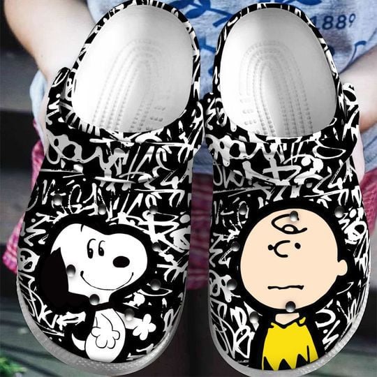 Snoopy Disney Character Pattern Crocs Classic Clogs Shoes In Black & White